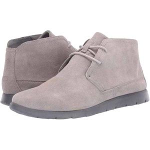 BNIB Dustin chukka Sel Suede UGGS